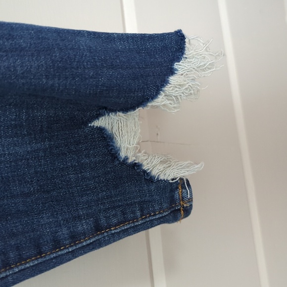 GAP skinny with fringe bottom, size 28 - Picture 2 of 8